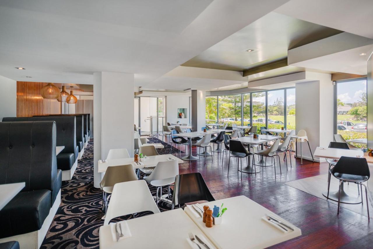 Peppers Salt Resort & Spa Kingscliff Exterior foto The restaurant at the clubhouse