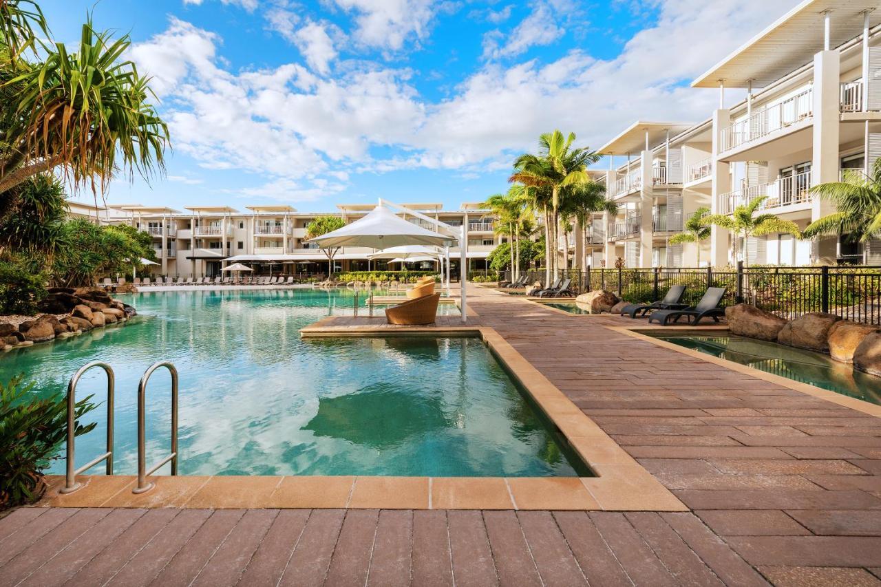 Peppers Salt Resort & Spa Kingscliff Exterior foto The pool at Peppers Mantra on Saltwater Island