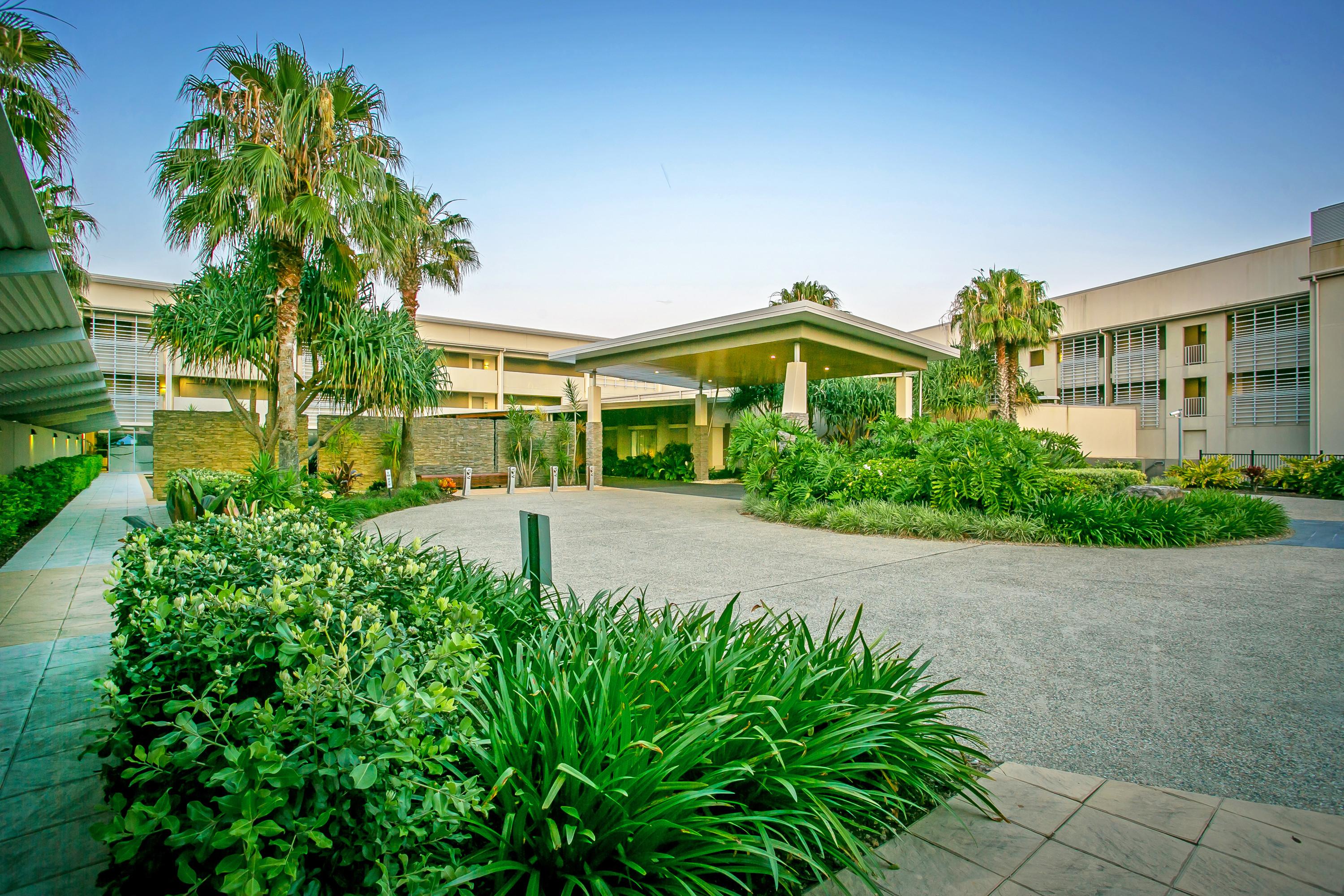 Peppers Salt Resort & Spa Kingscliff Exterior foto The main entrance of the hospital
